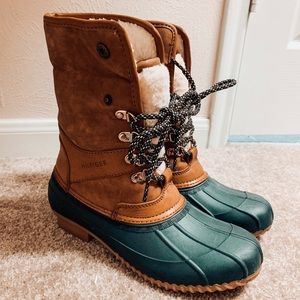 Tommy Hilfiger Duck Boot SZ 8
